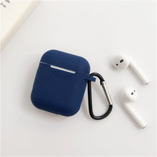 Charger l&#39;image dans la galerie, Étui classique en silicone pour AirPods 2e génération
